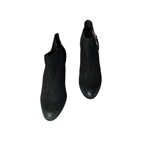 Vionic size 9 booties black velvet chunky block heels Holidays* flaw on toes - Picture 1 of 7